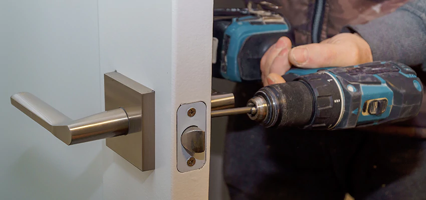 Broken Door Handle Lock Repair in San Marcos, California